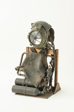 ウエストファリア式電話付救命器　1926年製